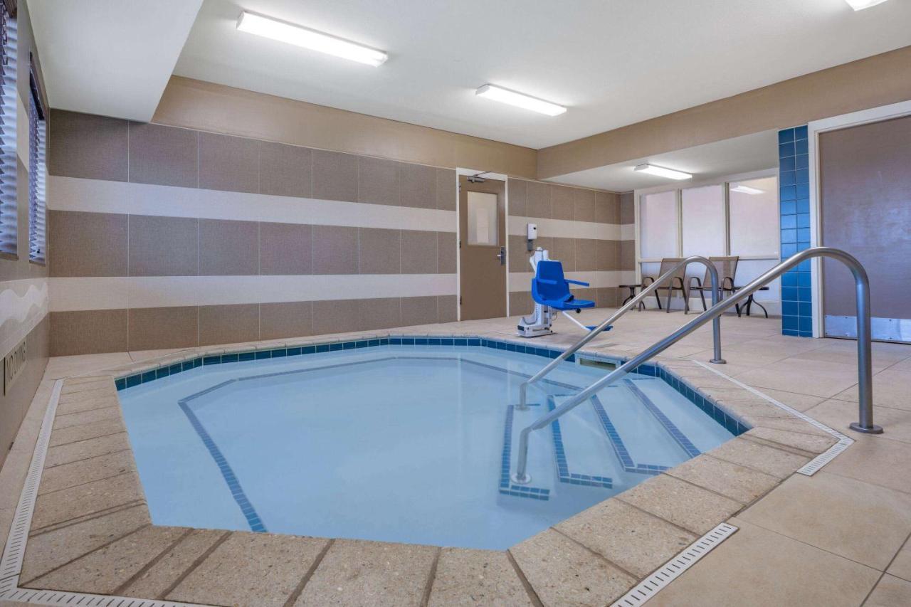 Hawthorn Suites By Wyndham Williston Eksteriør billede